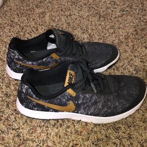 Nike Women’s Flex Experience RN 6